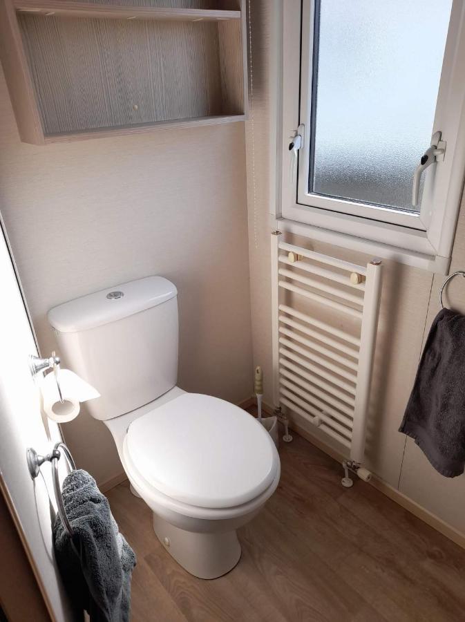 8 Berth Caravan At Parkdean Camber Sands Eksteriør bilde